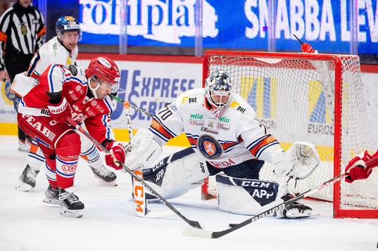 Timrås Joey LaLeggia och Växjös målvakt Adam Åhman