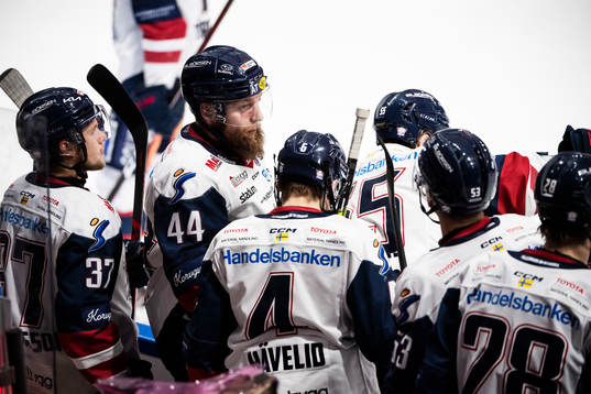 Linköpings Jonas Junland deppar