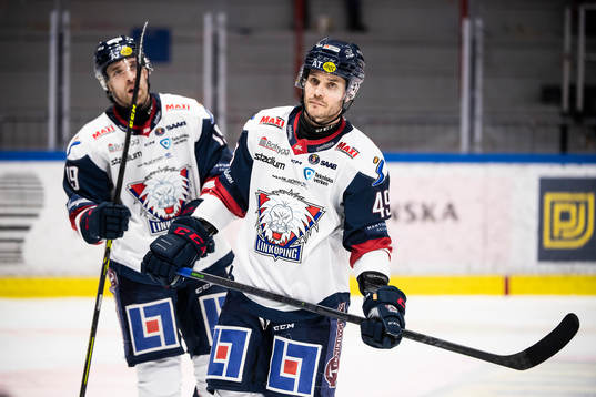Linköpings Benjamin Maxwell deppar