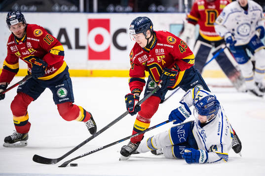 Djurgårdens Tom Nilsson och Leksands Oskar Lang