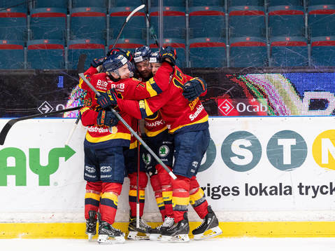 Djurgårdens spelare jublar med Jonathan Lekkerimäki