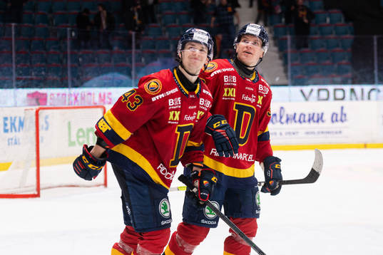 Djurgårdens Tom Nilsson och Filiph Engsund jublar
