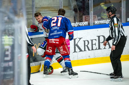 Frölundas Nicklas Lasu och Oskarshamns Brian Cooper i