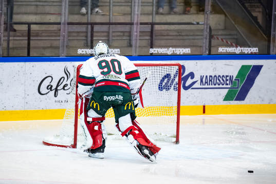 Frölundas målvakt Matthew Tomkins deppar