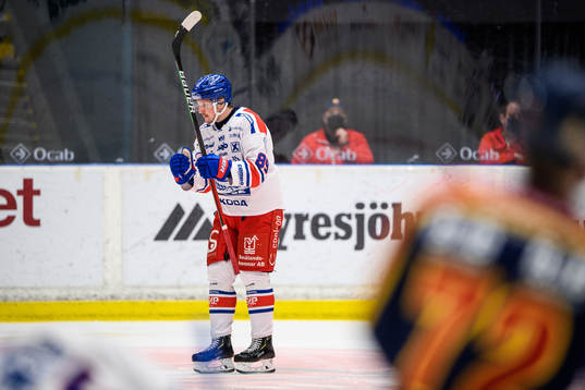 Oskarshamns Patrik Karlkvist jublar