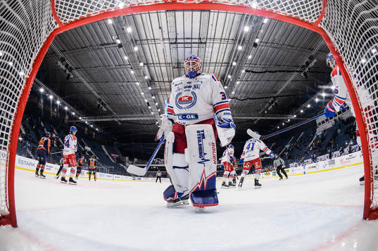Oskarshamns målvakt Joe Cannata deppar