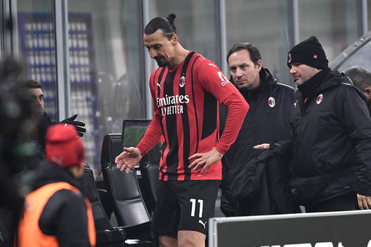 Bläddra bland fler bilder av Football, Serie A, Milan - Juventus