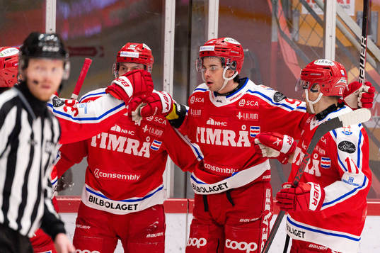 Timrås Viktor Lodin jublar
