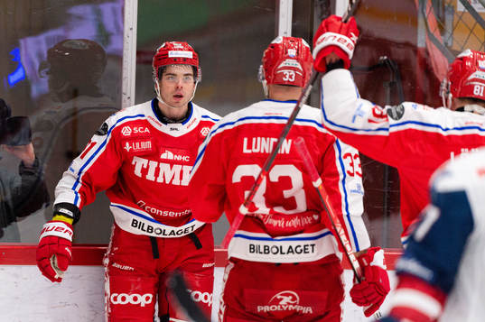 Timrås Viktor Lodin jublar