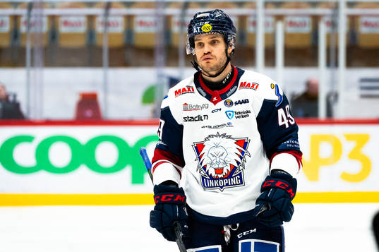 Linköpings Benjamin Maxwell deppar