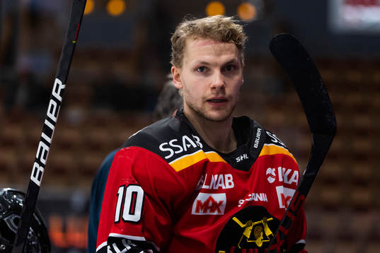 Luleås Einar Emanuelsson utan hjälm