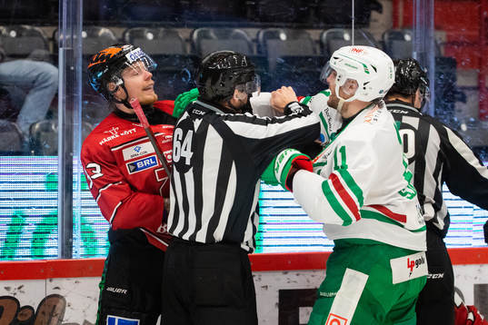 Örebros Christopher Mastomäki och Rögles Mattias Sjögren