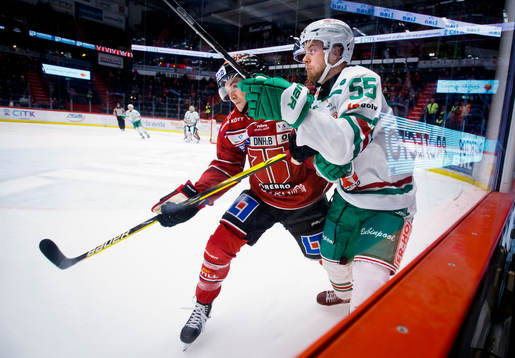 Örebros Nick Halloran och Rögles Viktor Grahn