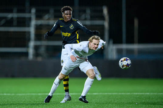 s Calvin Kabuye och Sollentunas William Kenne