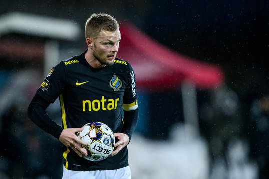 s Sebastian Larsson