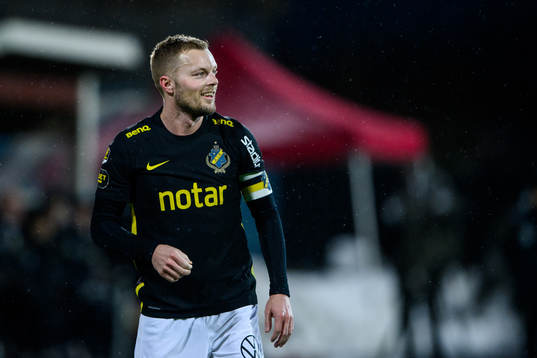 s Sebastian Larsson