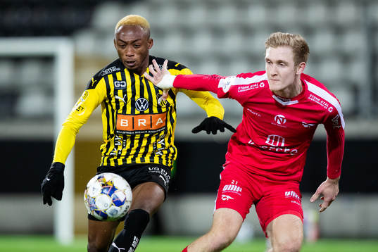 Häckens Benie Traore och Fredrikstads Oscar Erik Kjöge