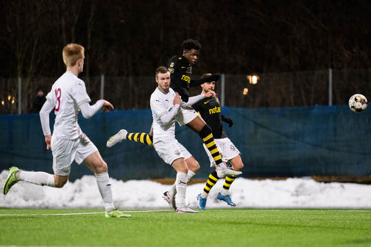s Sebastian Larsson
