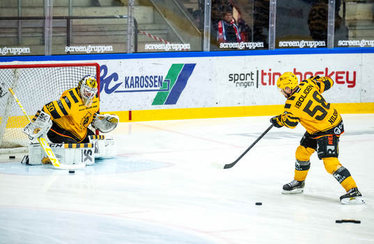 Skellefteås målvakt Gustaf Lindvall och Oskar Nilsson