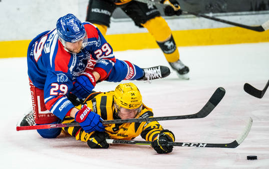 Oskarshamns Kim Rosdahl och Skellefteås Elias Stenman