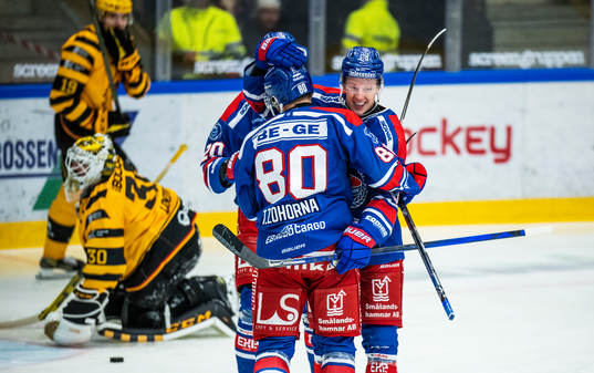 Oskarshamns Fredrik Olofsson jublar med Tomas Zohorna