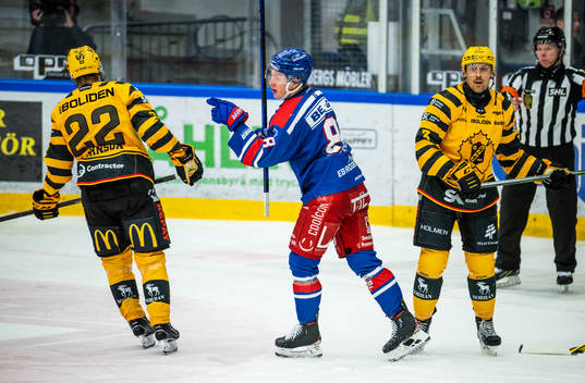 Oskarshamns Fredrik Olofsson jublar