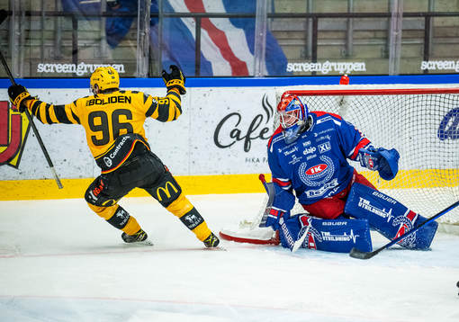 Skellefteås Rickard Hugg jublar