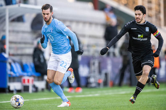 Malmö FFs Adi Nalic och Jammerbugt FCs Diogo Pimentel