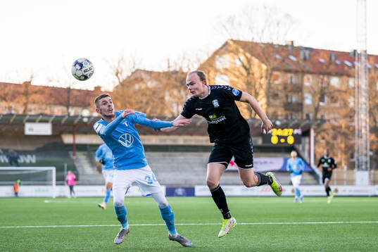 Malmö FFs Patriot Sejdiu och Jammerbugt FCs Emil Arendrup
