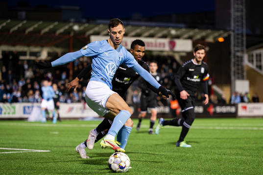 Malmö FFs Veljko Birmancevic och Jammerbugt FCs Djitteye