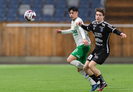 Hammarbys Alper Demirol och Sirius Samuel Vikmanunder
