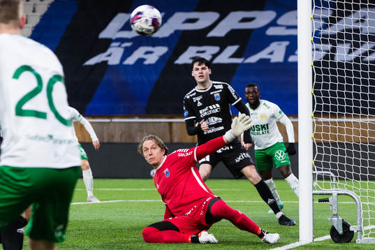 Sirius målvakt August Ahlin