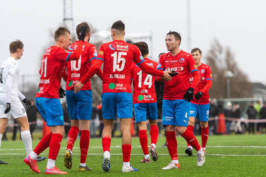 Helsingborgs spelare jublar med Assad Al Hamlawi