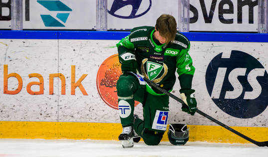 Färjestads Oscar Lawner deppar