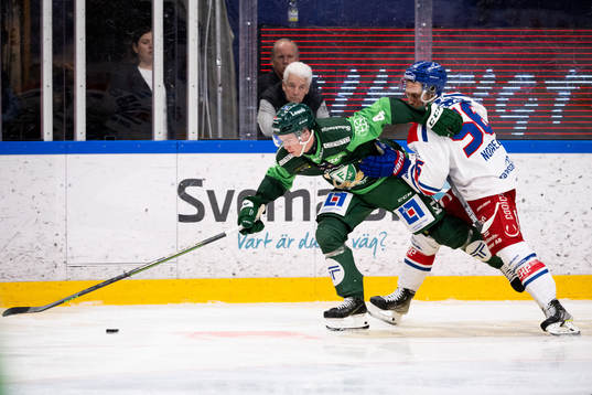 Färjestads Oscar Lawner och Oskarshamns Robin Norell