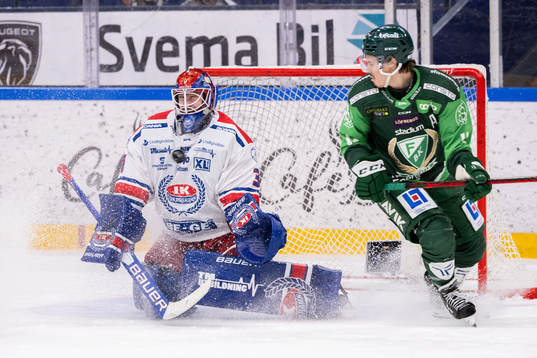 Oskarshamns målvakt Tim Juel och Färjestads Joakim Nygård
