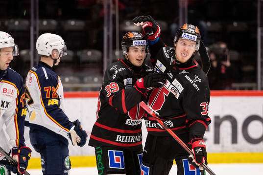Örebros Christopher Mastomäki jublar