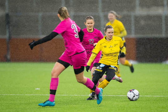 Bläddra bland fler bilder av Fotboll, Dam, Träningsmatch, Elfsborg - Göteborg DFF