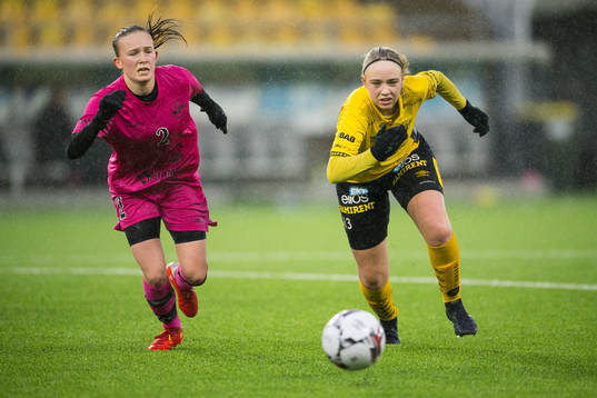 Göteborgs DFF's Anna Larsdotter och Elfsborgs Evelina Brink