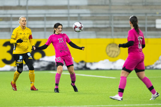 Elfsborgs Ellen Larsson och Göteborgs DFF's Olivia Alcaide