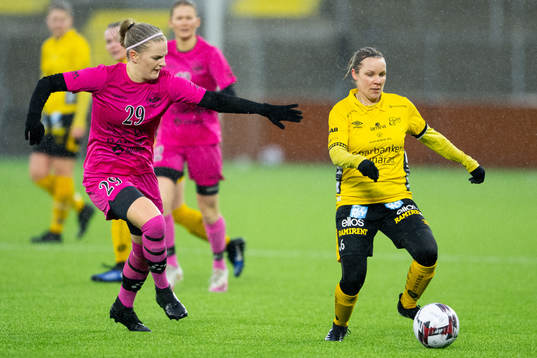 Göteborgs DFF's Wilma Karlsson och Elfsborgs Linda