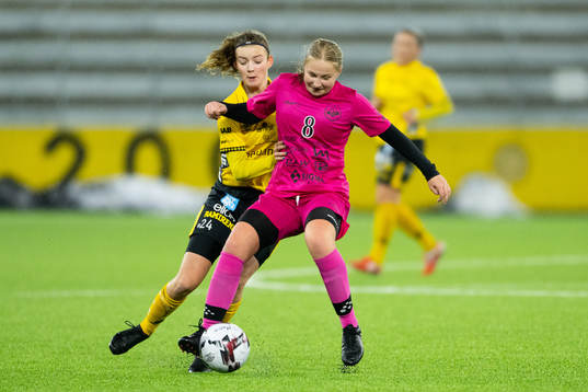 Elfsborgs Ida Backlund och Göteborgs DFF's Linn Joelsson