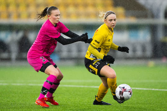 Göteborgs DFF's Anna Larsdotter och Elfsborgs Evelina Brink