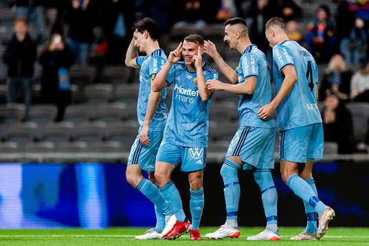 Djurgårdens Elias Andersson och Haris Radetinac jublar