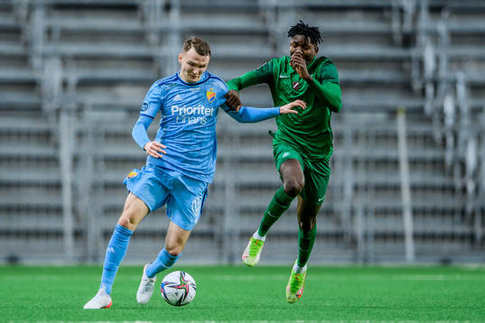 Djurgårdens Piotr Johansson och Mettas Yunusa Muritala