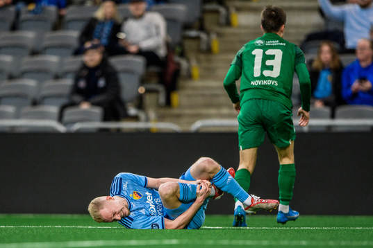Djurgårdens Adam Bergmark Wiberg har ont