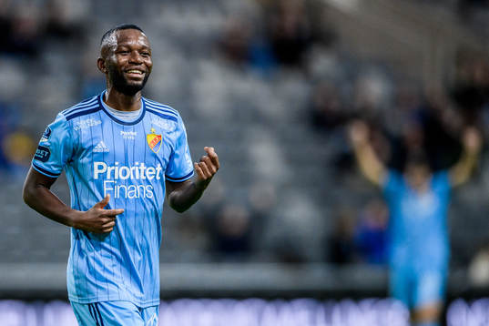Djurgårdens Emmanuel Banda jublar