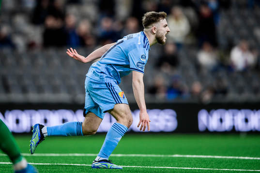 Djurgårdens Albion Ademi jublar