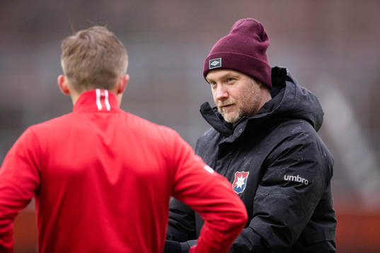 Örgrytes tränare Dane Ivarsson innan fotbollsmatchen i