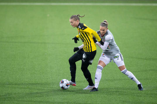 Häckens Stine Larsen och Lidköpings Ella Degerstedt
